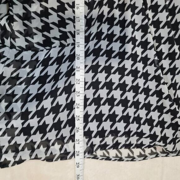 Vince Camuto Houndstooth Chiffon Long Sleeve Blouse - Size 3X - Picture 9 of 9